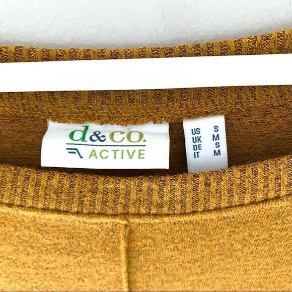 D & Co Active Gold Tunic long sleeve Small - Picture 5 of 7